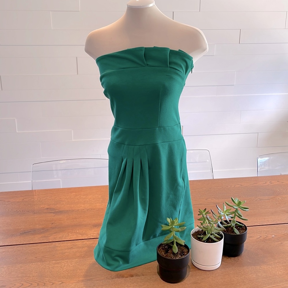 Medium tryd & true green strapless dress